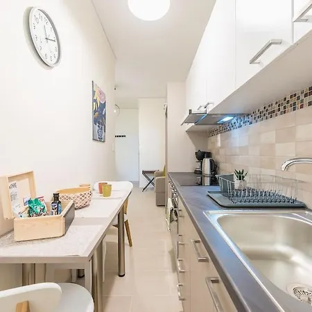 Over The Town Urban 1br Apt. 7' To Thiseio Metro Apartment