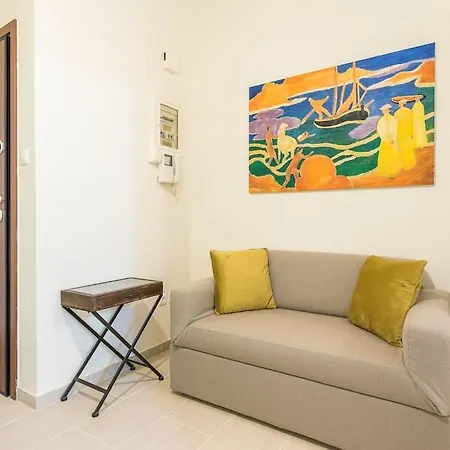 Apartment Over The Town Urban 1br Apt. 7' To Thiseio Metro Athens