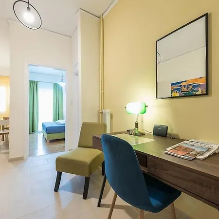 Over The Town Urban 1br Apt. 7' To Thiseio Metro